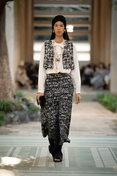 Look 52